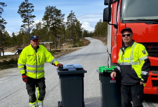 Utlevering av dunker i SOllia